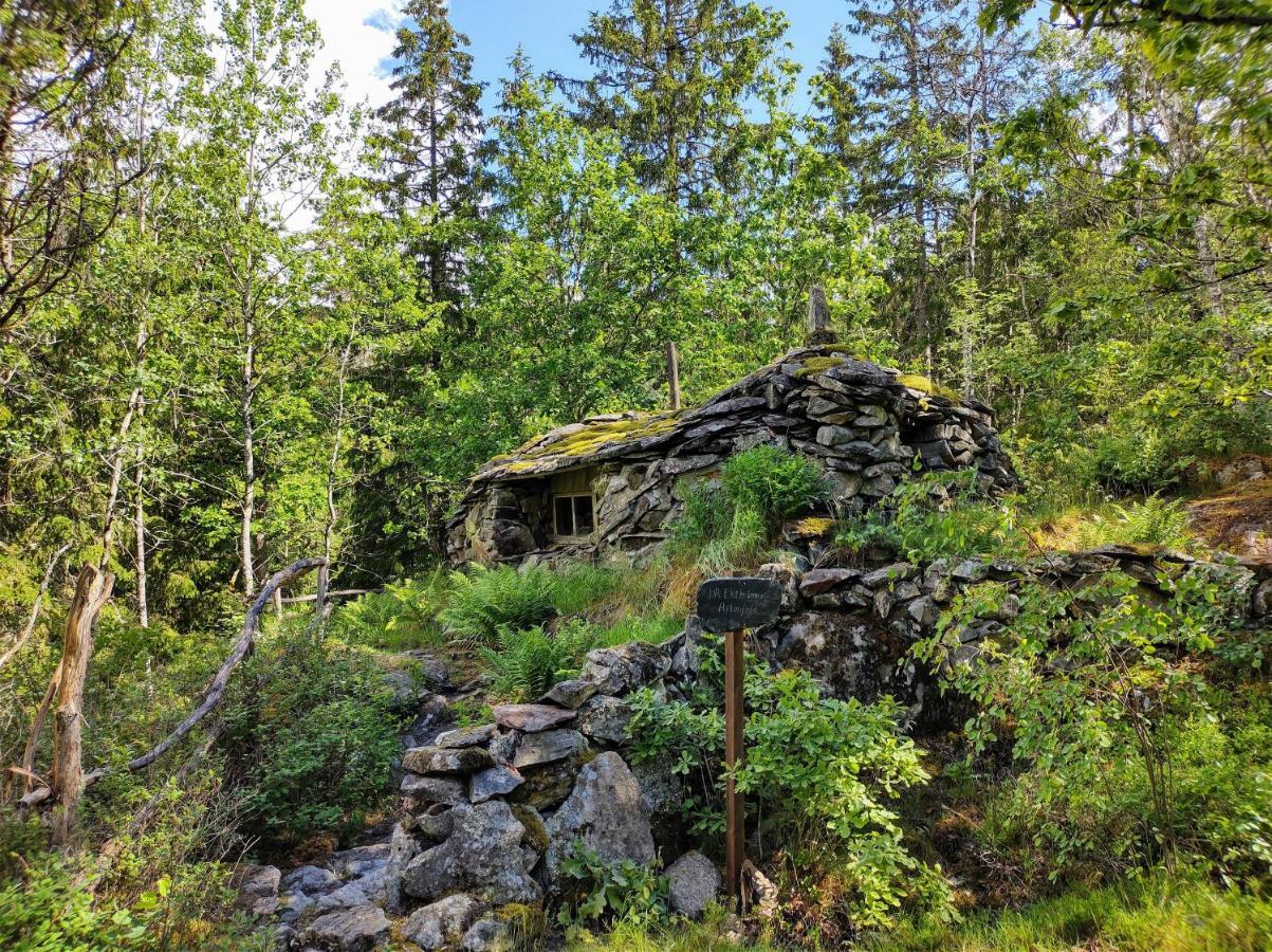 Varhaga Vandrarhem Sjuntorp Buitenkant foto